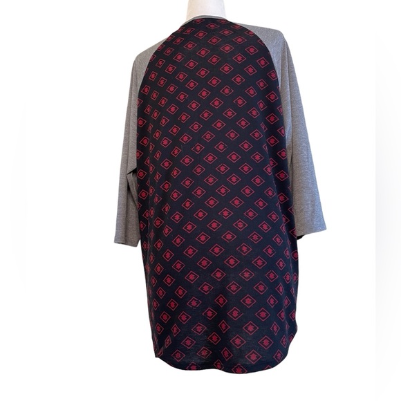 LULAROE BASEBALL STYLE TEE Size XL GRAY BLACK RED - Picture 3 of 7